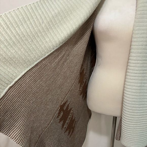 BB Dakota Sioux Tan and Brown Cozy Knit Open Front Cardigan Sweater Size M - Picture 4 of 9